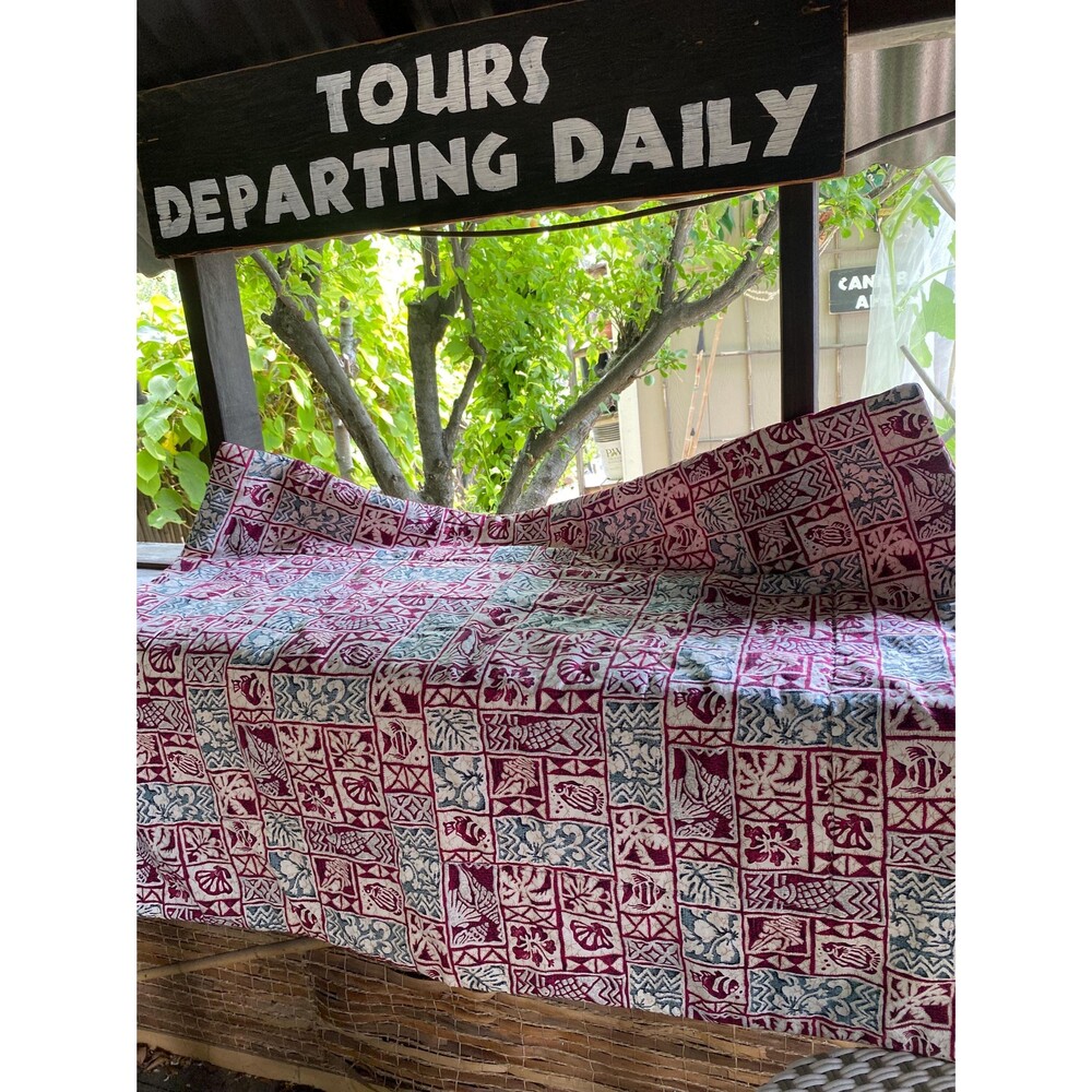 Handsewn Cotton Tapa Quilt - Tropical Hawaiian Print, Baby Size